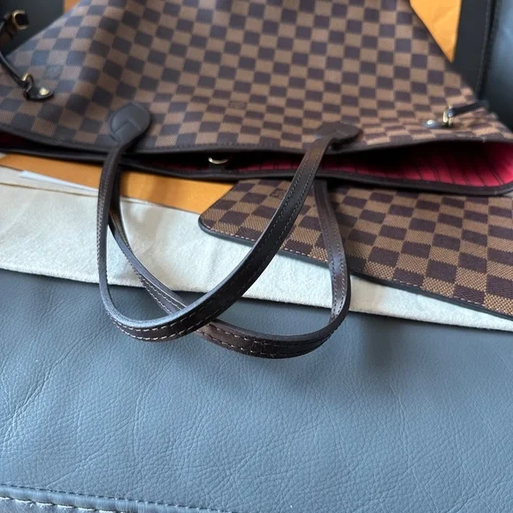 Louis Vuitton Neverfull MM - Picture 6 of 7